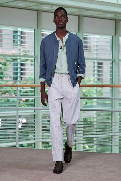 Look 5